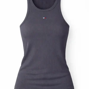 Top sans manches – Look minimal chic