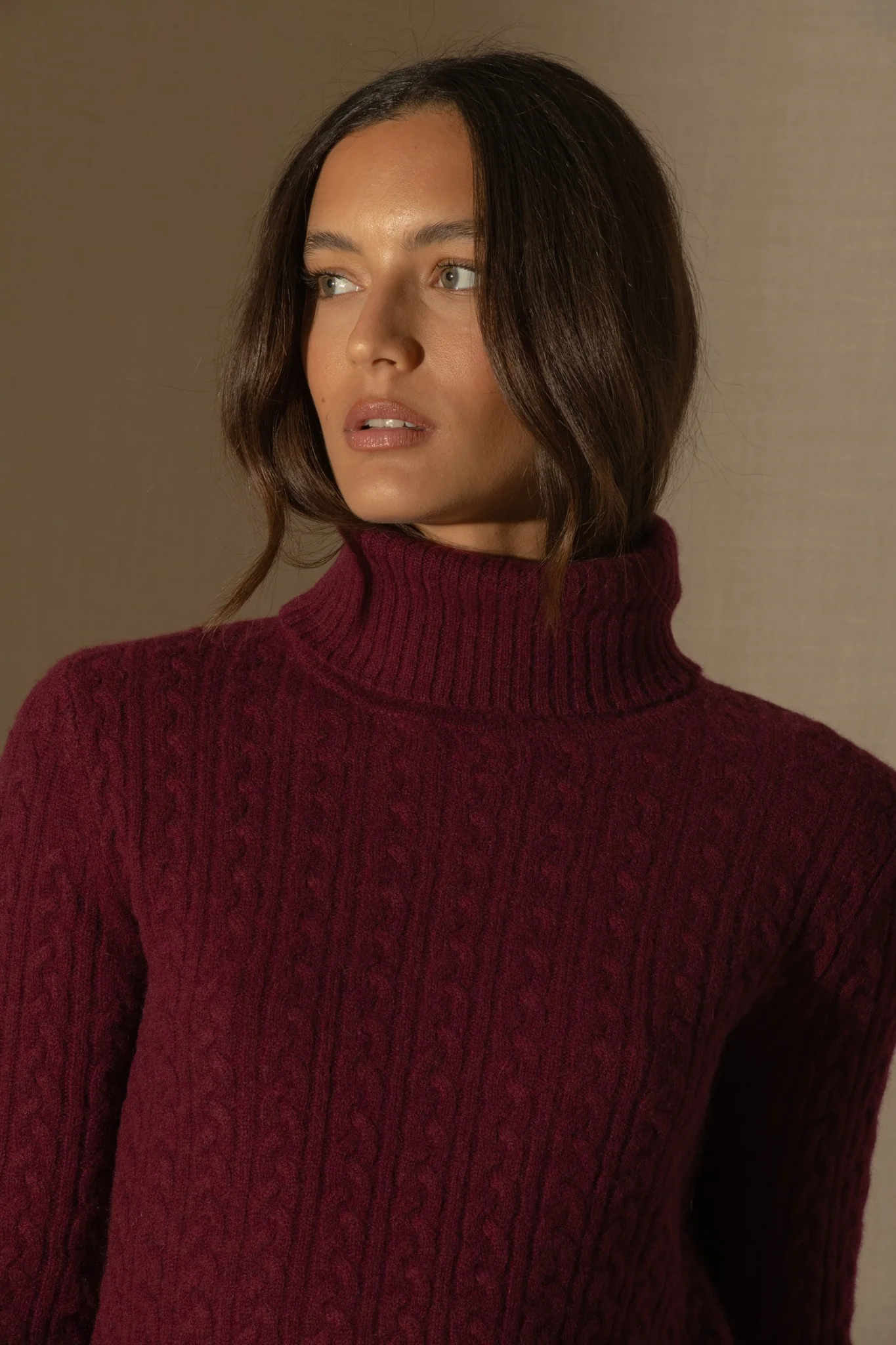 AMELIA pull col roulé 4 fils bordeaux 100% cachemire – Image 5