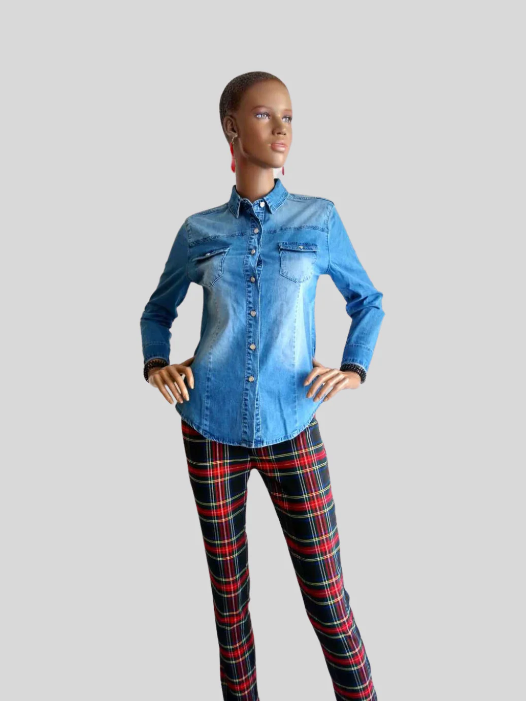 Pantalon à carreaux écossais ROUGE/NOIR femme – Image 2