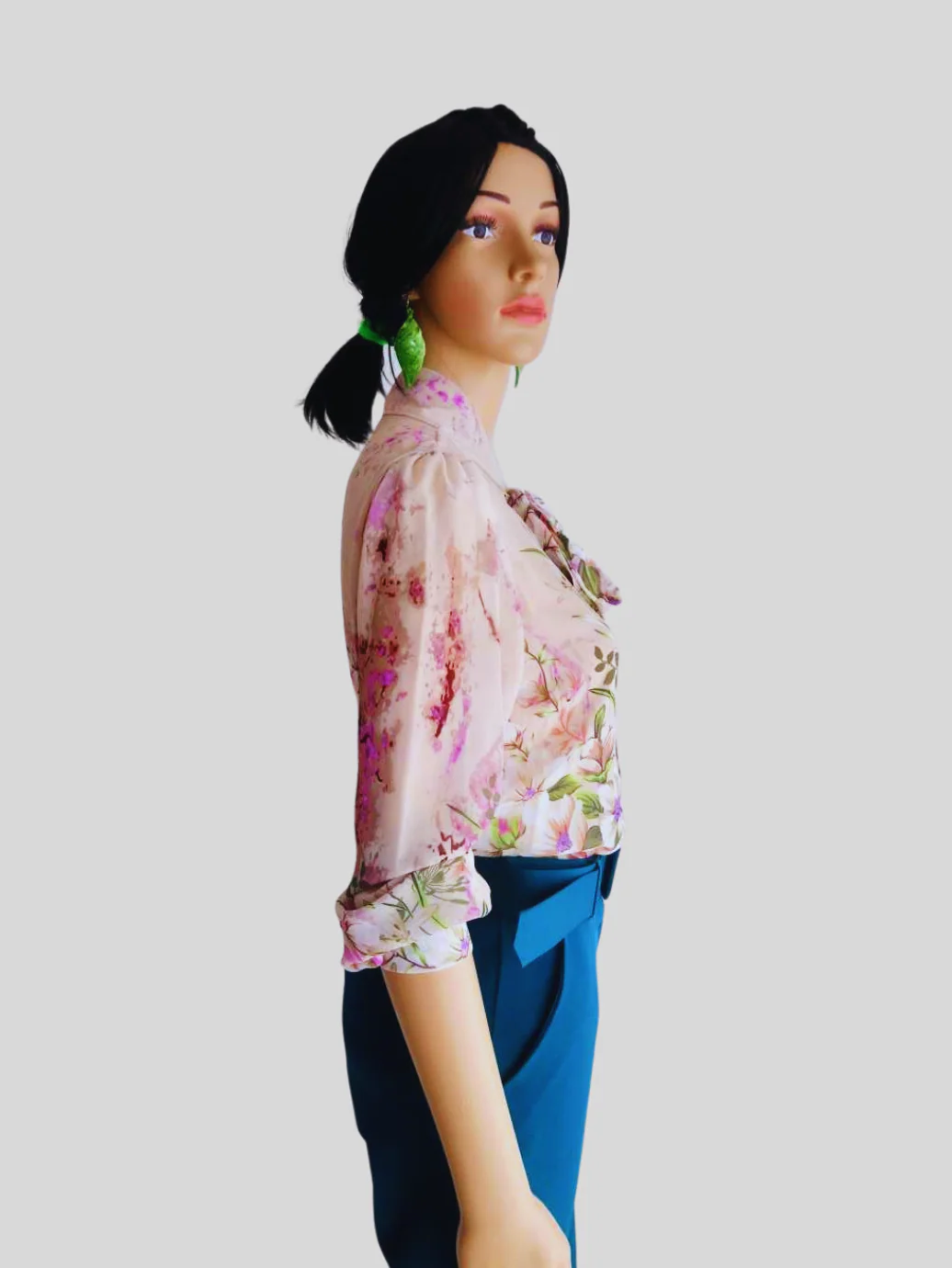 Blouse BEIGE à fleurs à nouer – Image 4