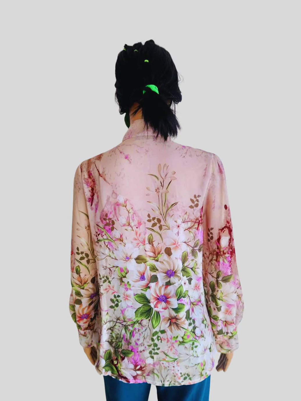 Blouse BEIGE à fleurs à nouer – Image 7