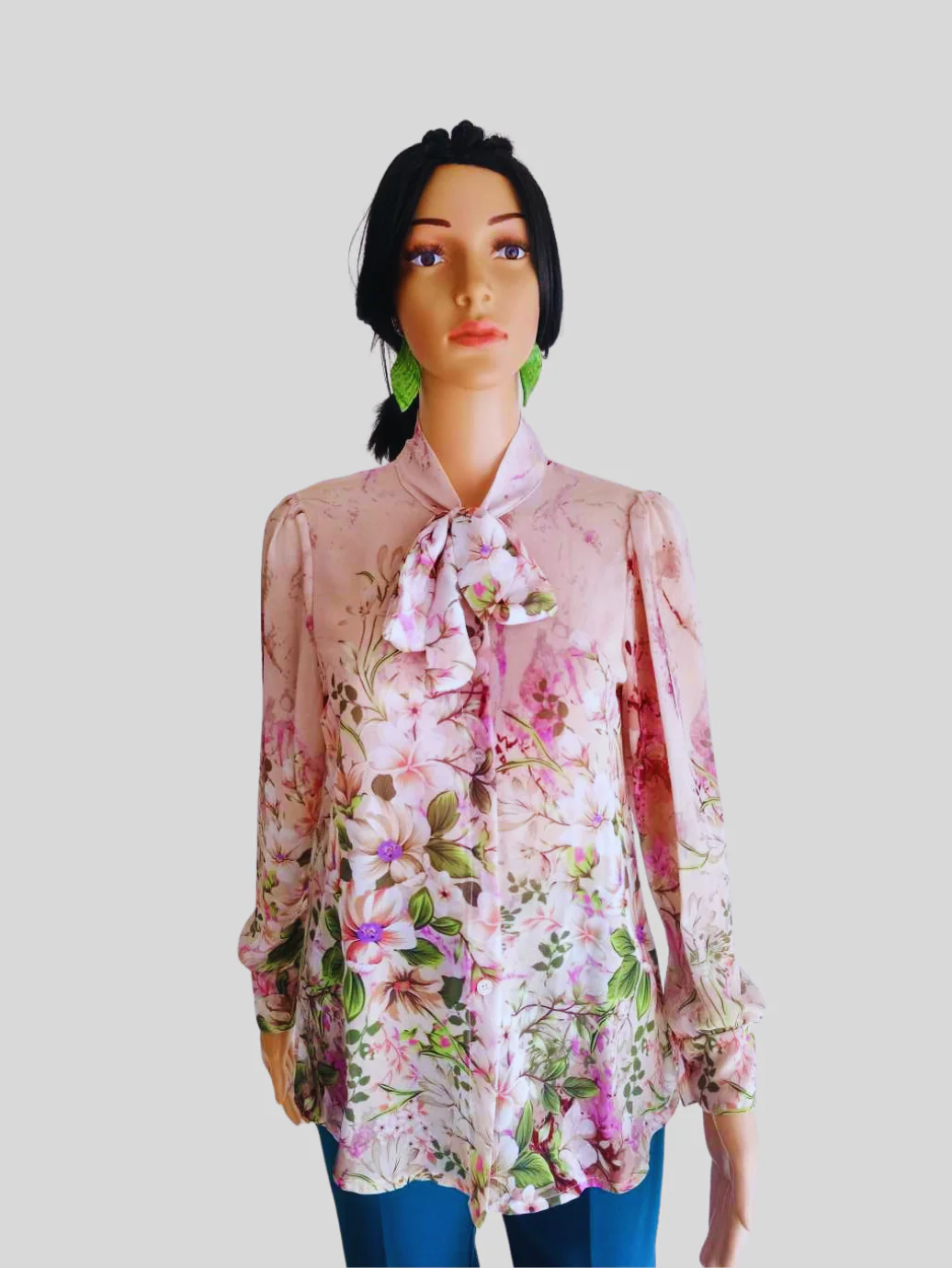 Blouse BEIGE à fleurs à nouer – Image 6