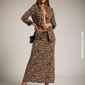 Ensemble tailleur léopard femme élégant