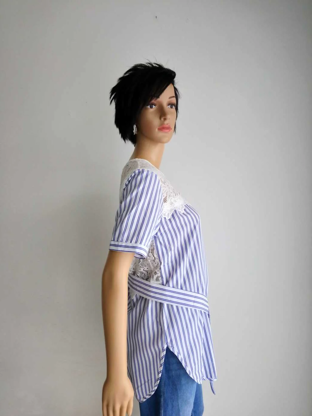 Blouse en dentelle BLEUE à rayures – Image 3