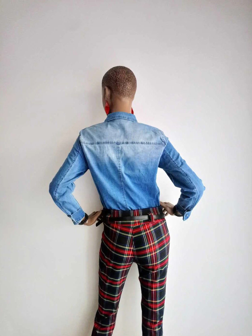 Pantalon à carreaux écossais ROUGE/NOIR femme – Image 7