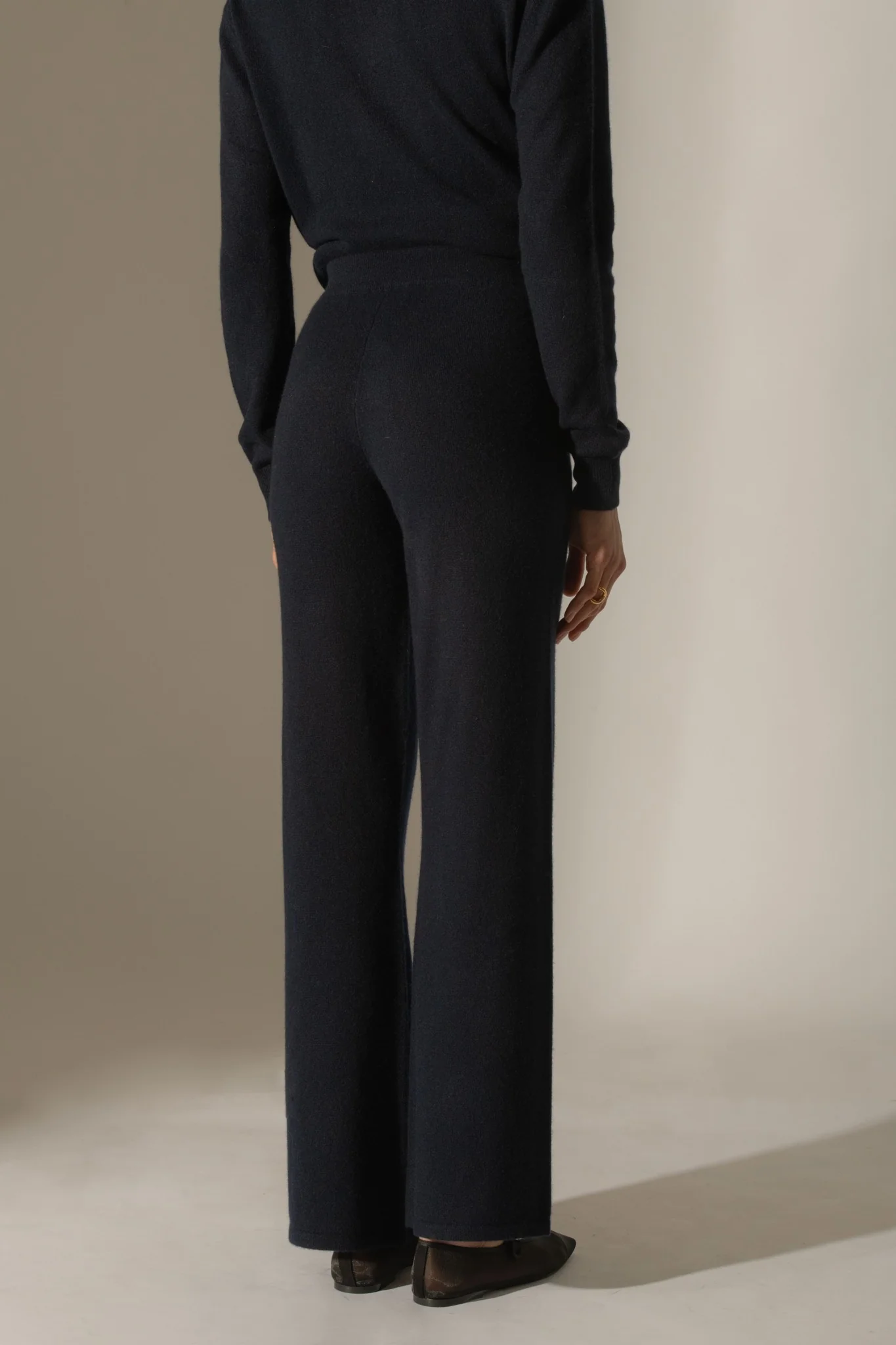 ELOA pantalon large navy 100% cachemire – Image 3