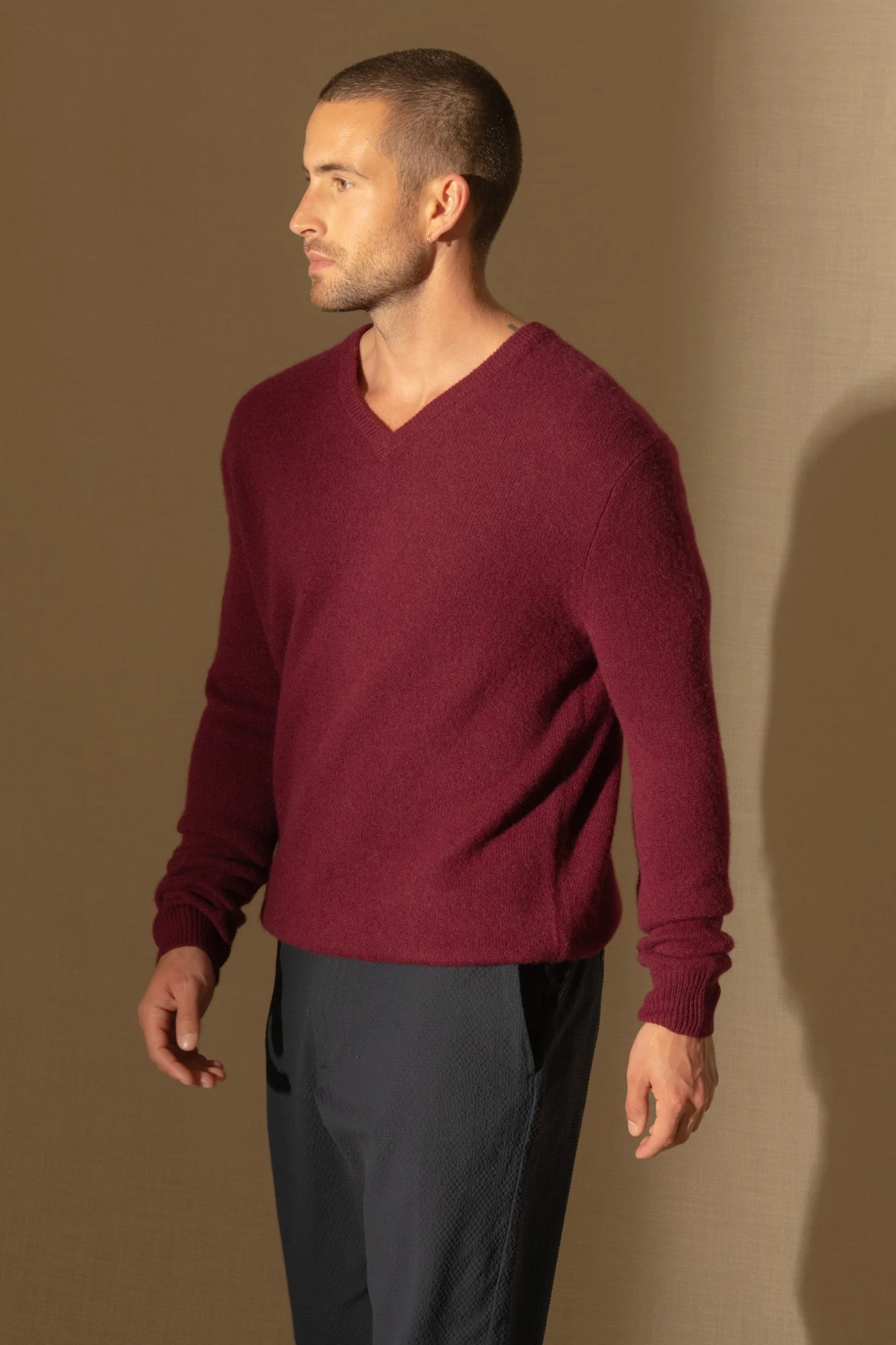 ENZO pull col v 4 fils bordeaux 100% cachemire – Image 4