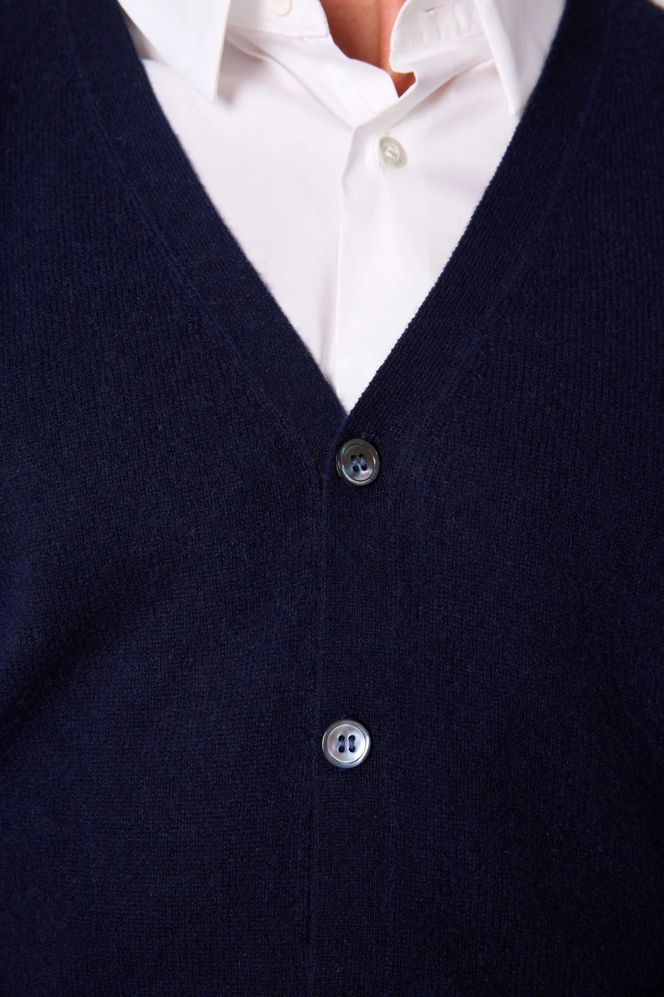 ERROL cardigan col v navy 100% cachemire – Image 6