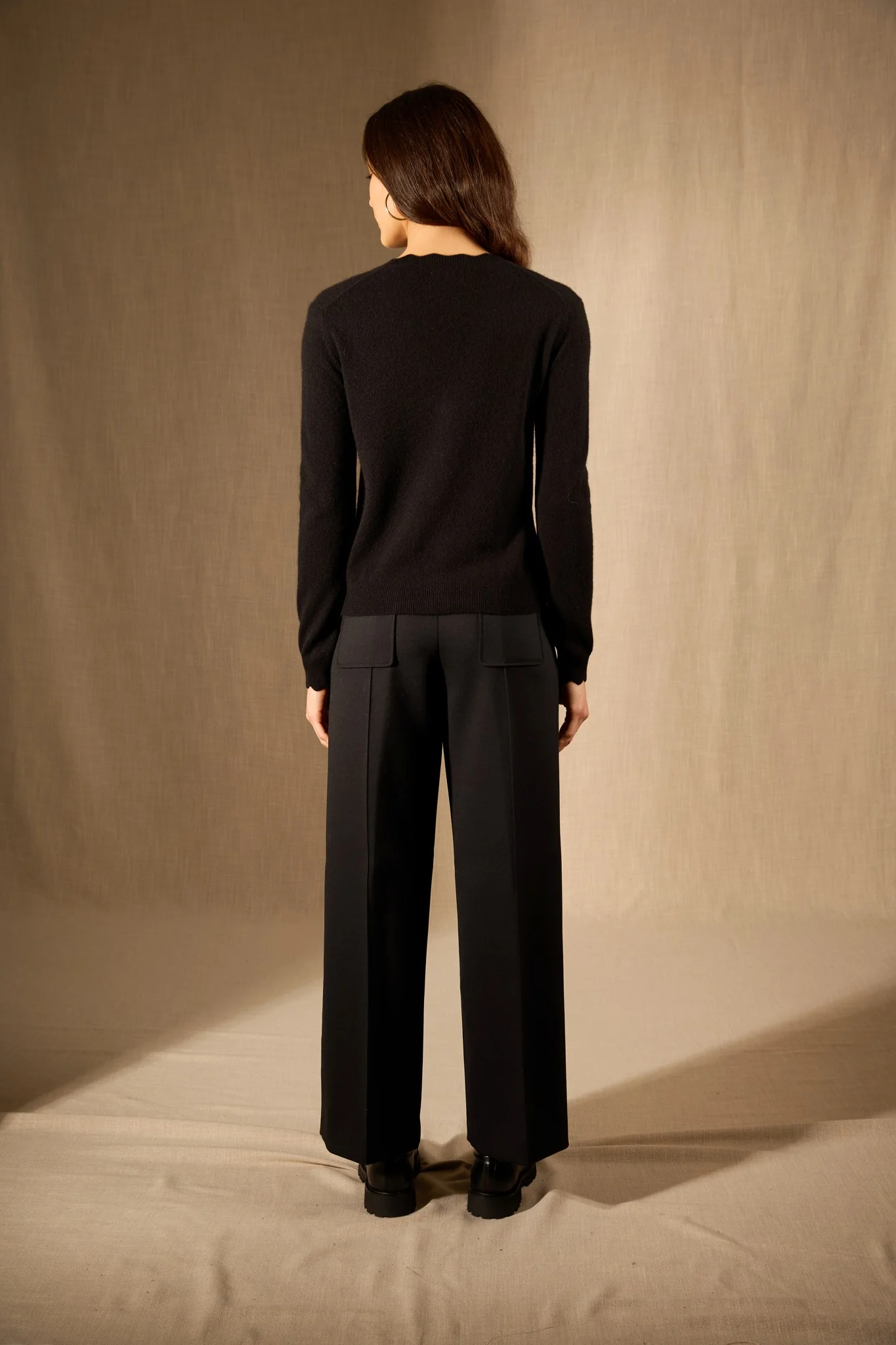 LEORA cardigan col v noir 100% cachemire – Image 4