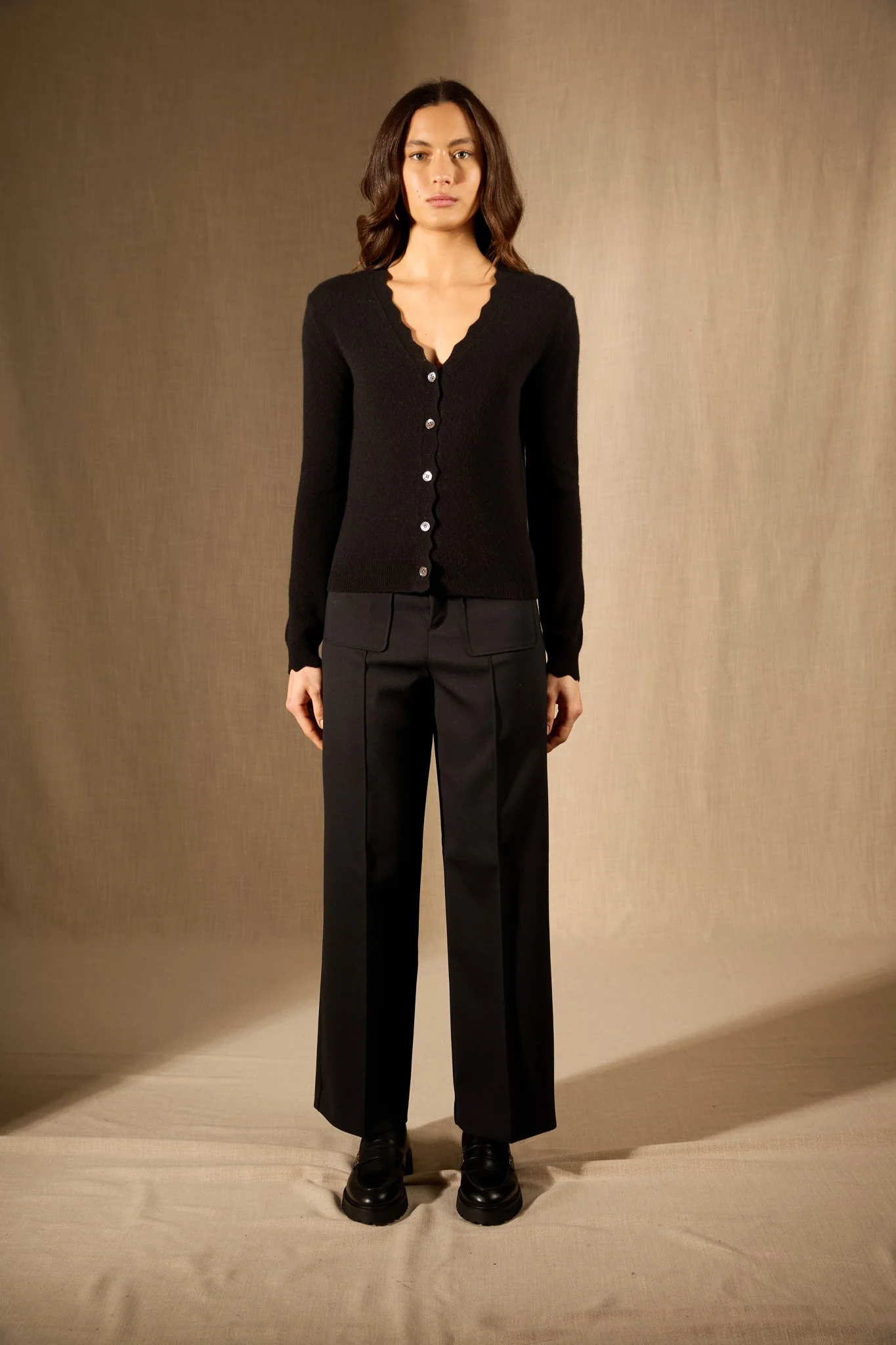 LEORA cardigan col v noir 100% cachemire – Image 7