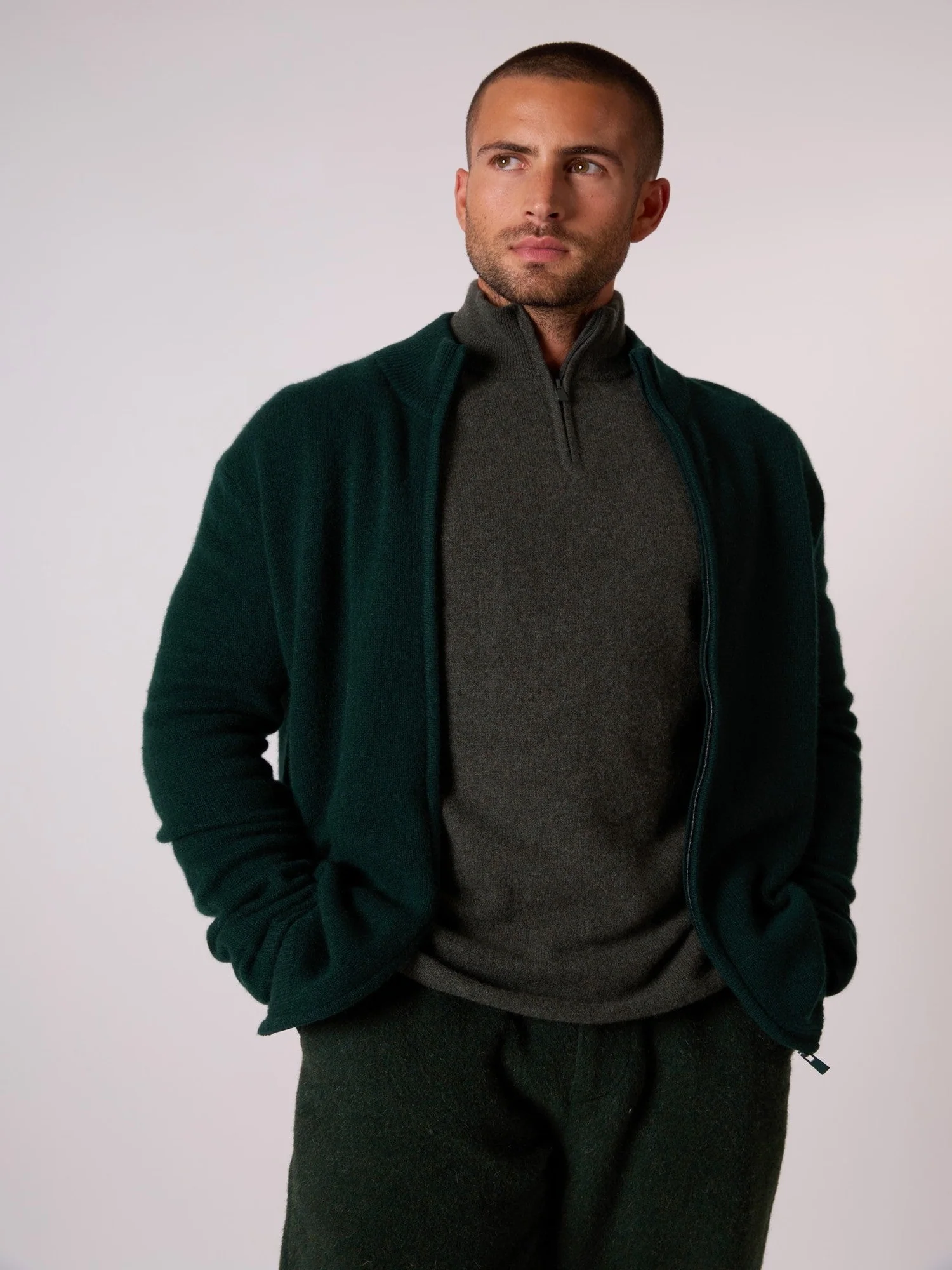 LEO gilet zippé col camionneur 4 fils cyprès 100% cachemire – Image 6