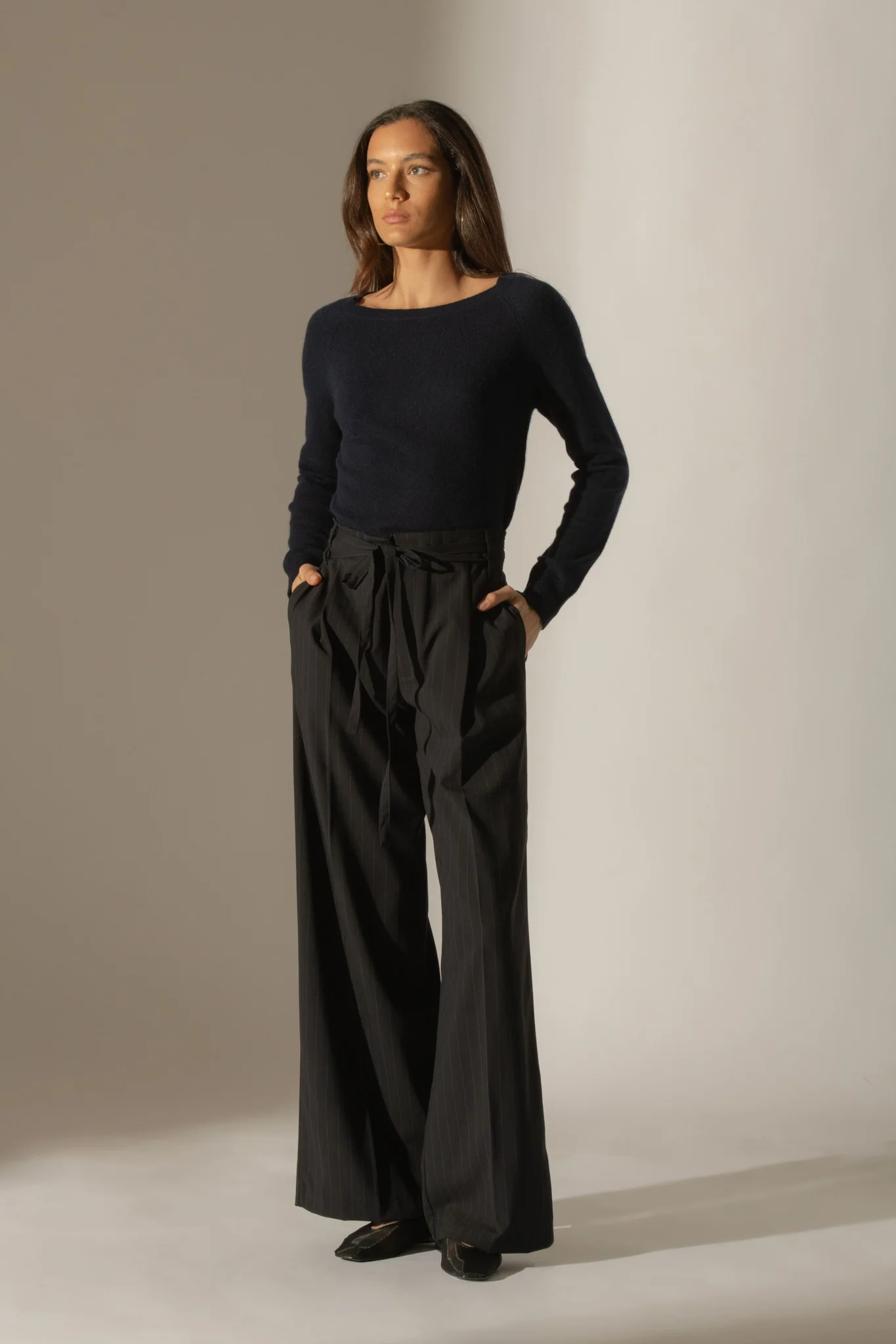 LESLIE pull col bateau goutte dos navy 100% cachemire