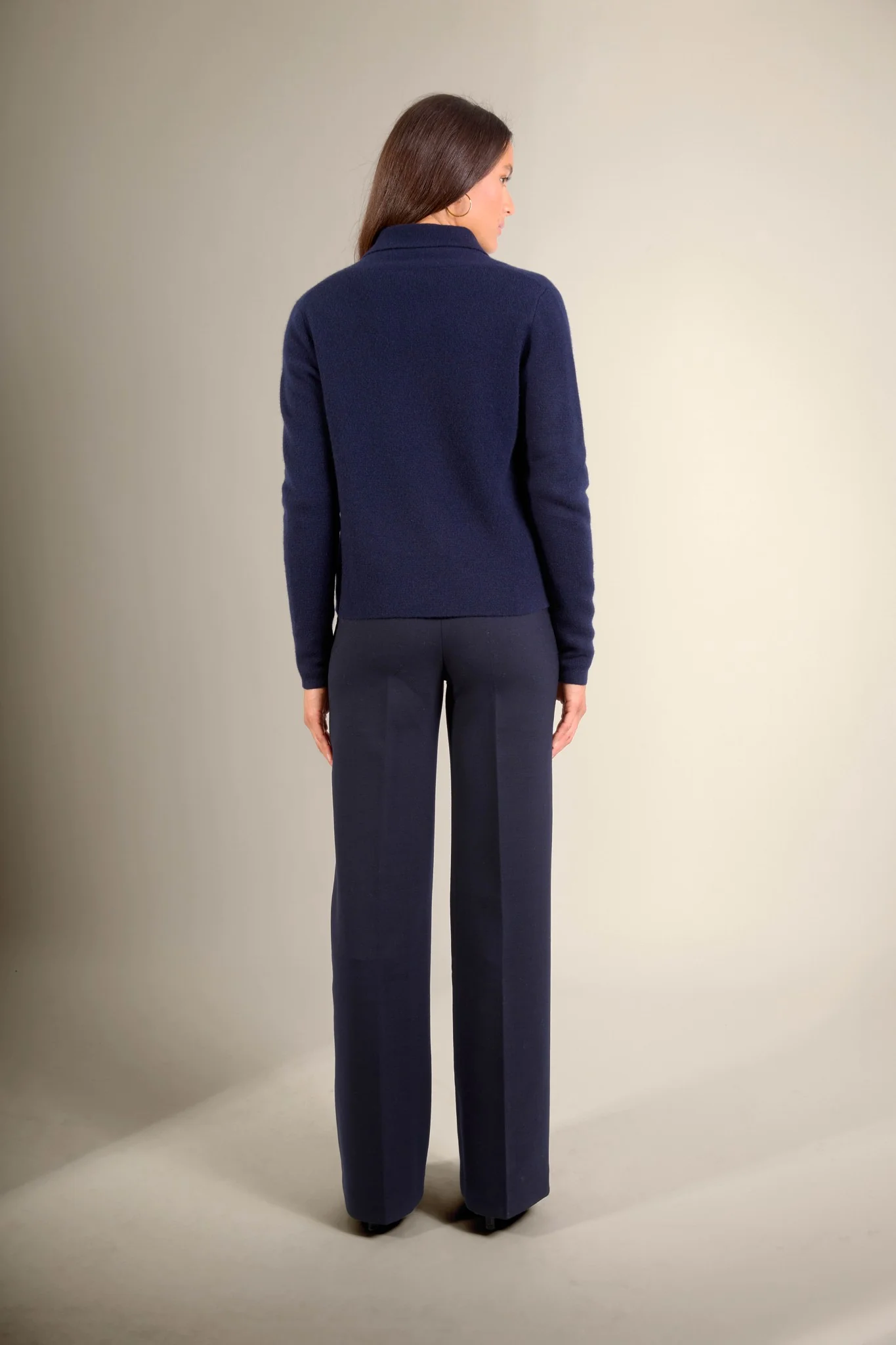 LUMIVIEL veste boutonnée col châle navy 100% cachemire – Image 4