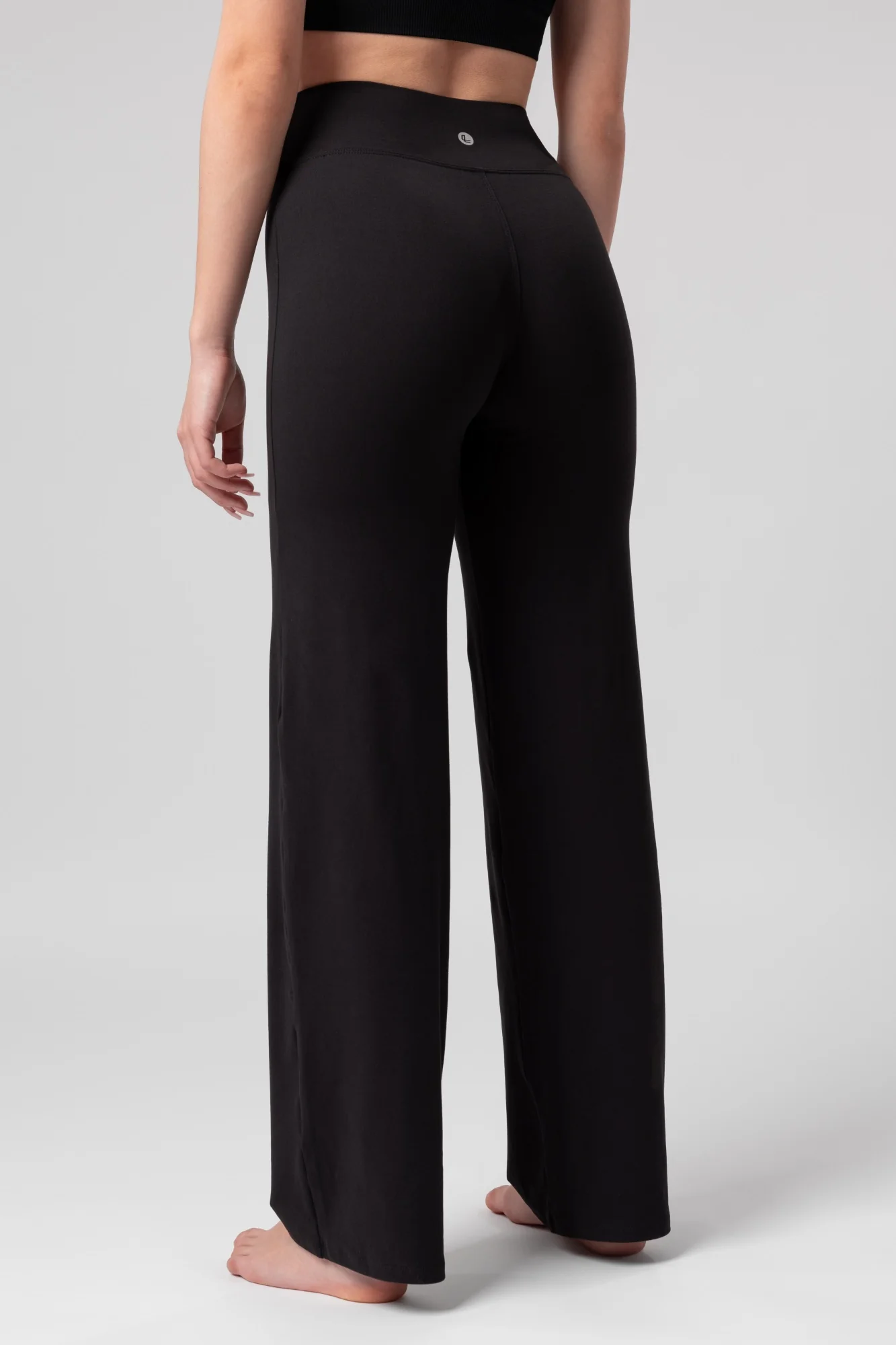 Black Widow – Image 5