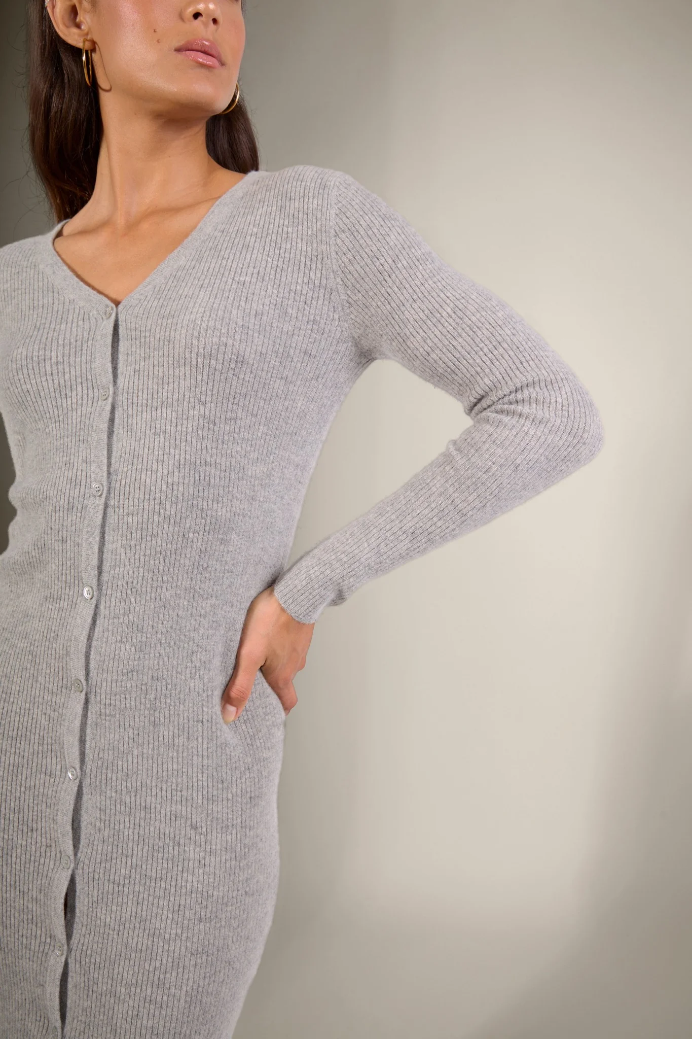 MARIA robe boutonnée col v nuage chiné 100% cachemire – Image 3