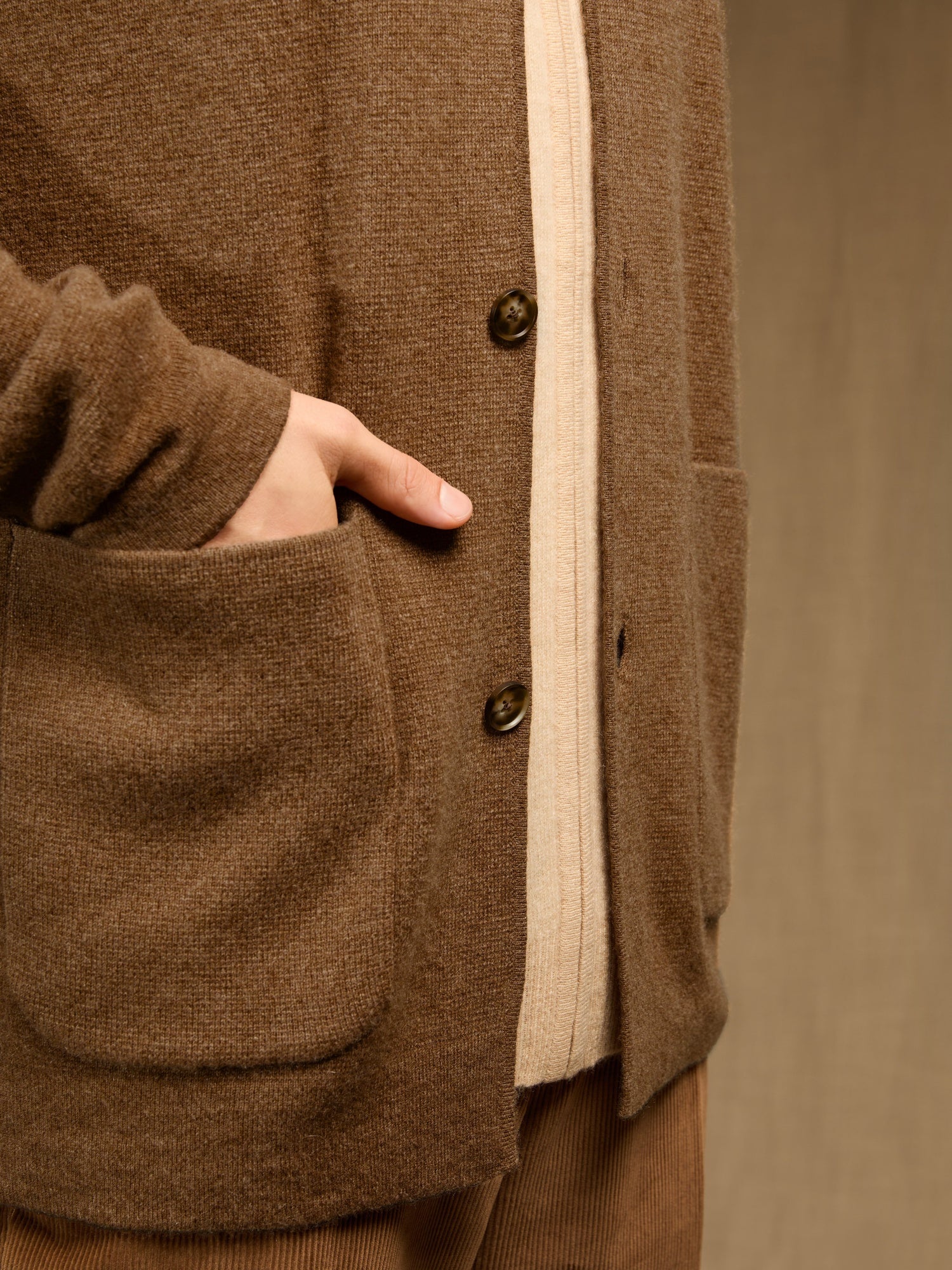 NICK veste boutonnée col chemise noisette 100% cachemire – Image 6