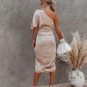 Valérie - Robe Satinée Élégante