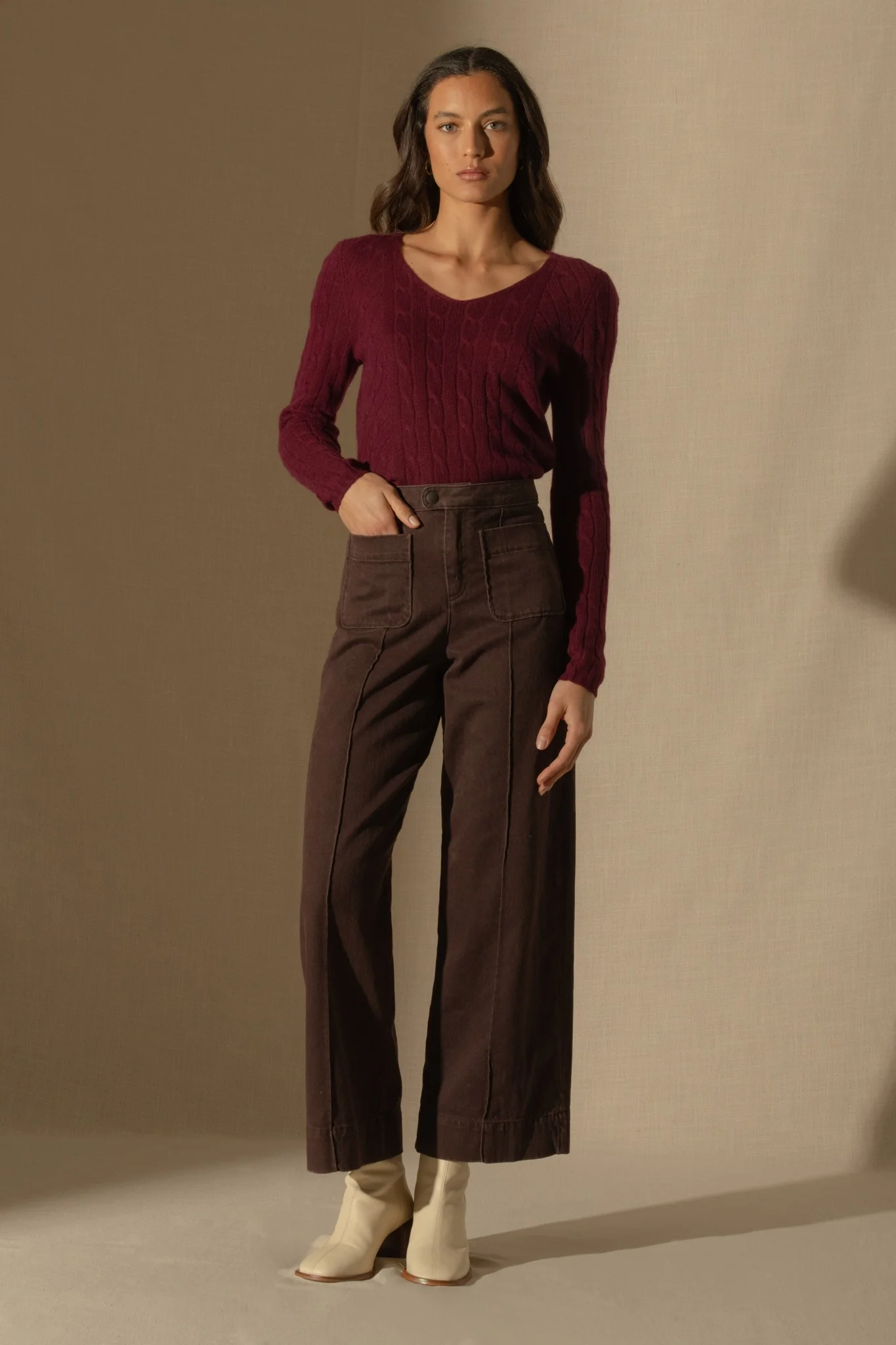 SALOME pull col v 4 fils bordeaux 100% cachemire – Image 3