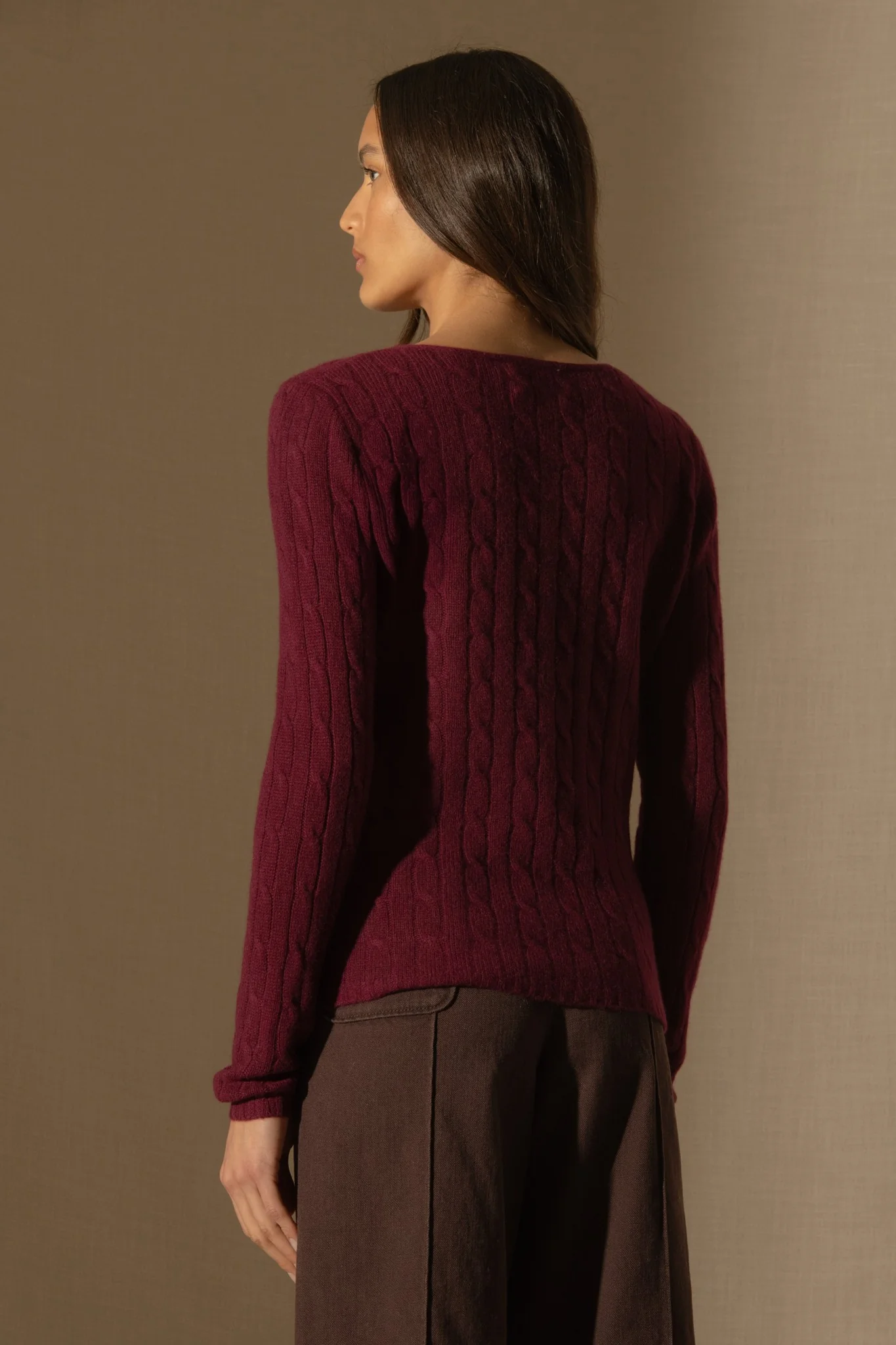 SALOME pull col v 4 fils bordeaux 100% cachemire – Image 4