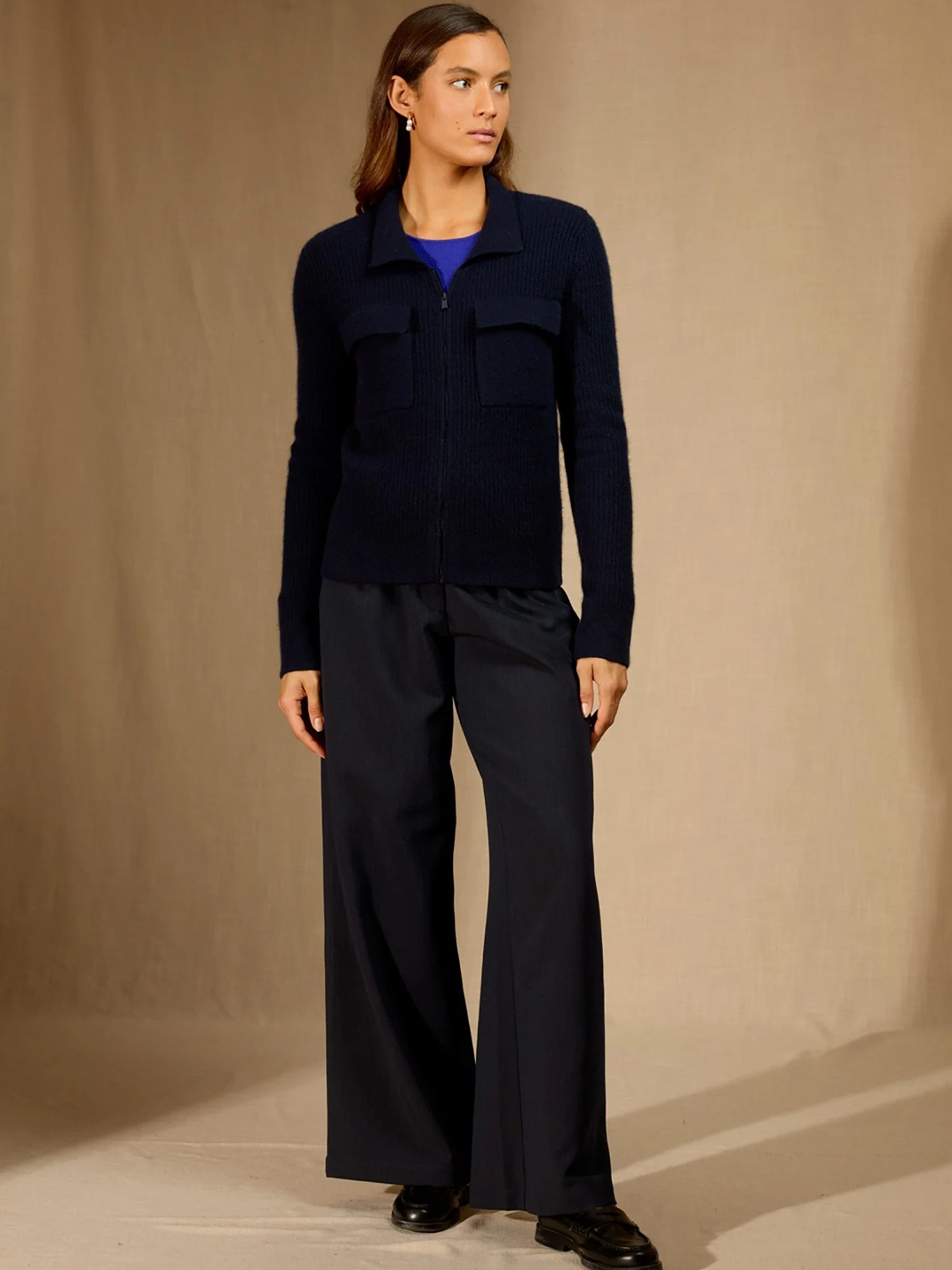 SARA veste courte zippée col chemise 4 fils navy 100% cachemire – Image 6