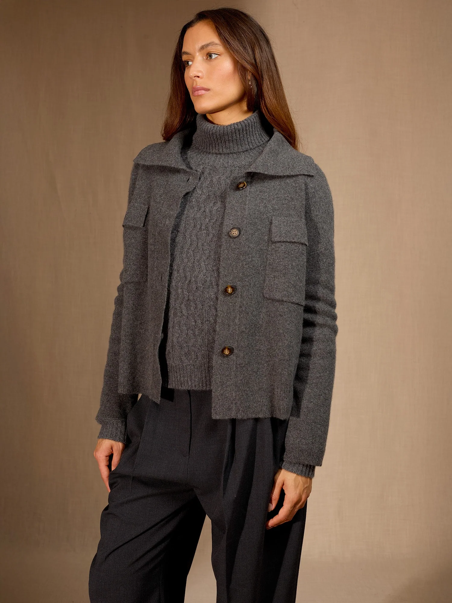 SOLIVRA veste boutonnée col chemise anthracite chiné 100% cachemire