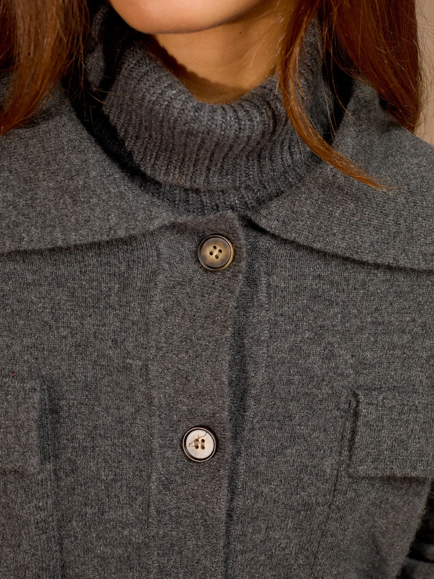 SOLIVRA veste boutonnée col chemise anthracite chiné 100% cachemire – Image 6