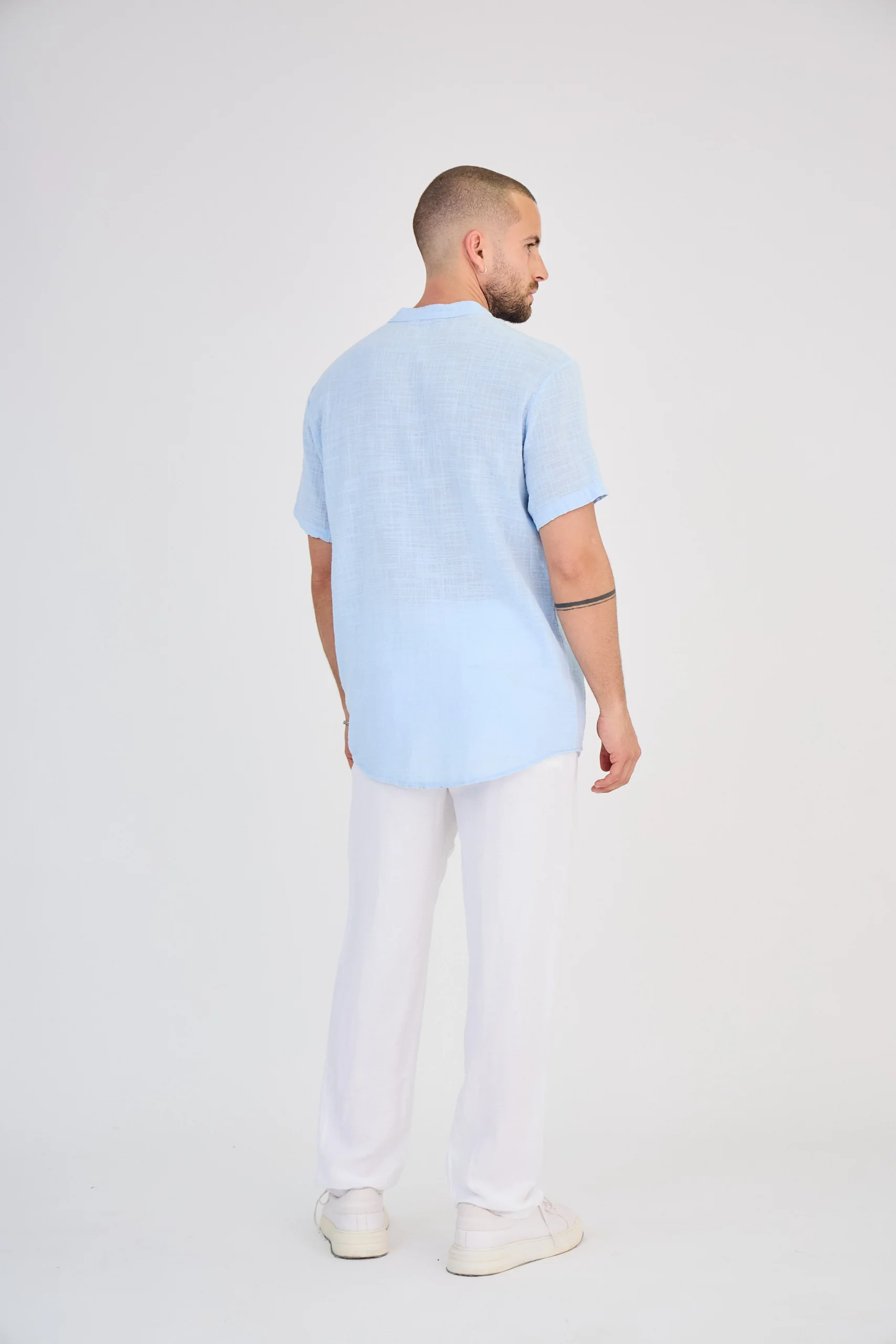 Chemise en Lin Manches Courtes Bleu Ciel – Image 5