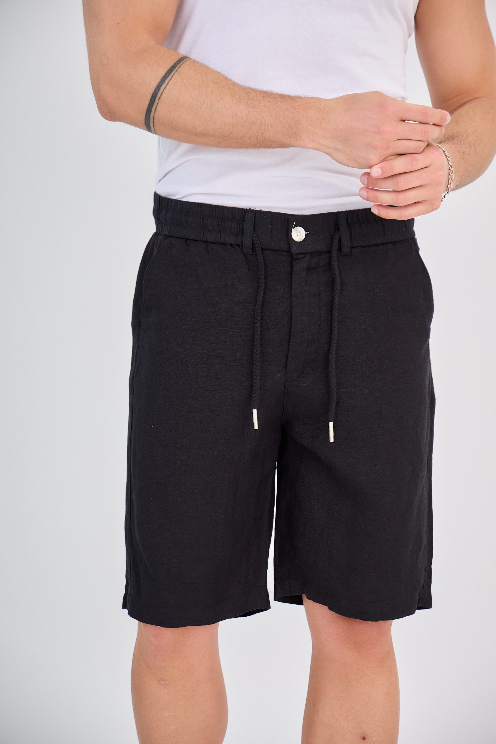 Short en Lin Noir – Image 3