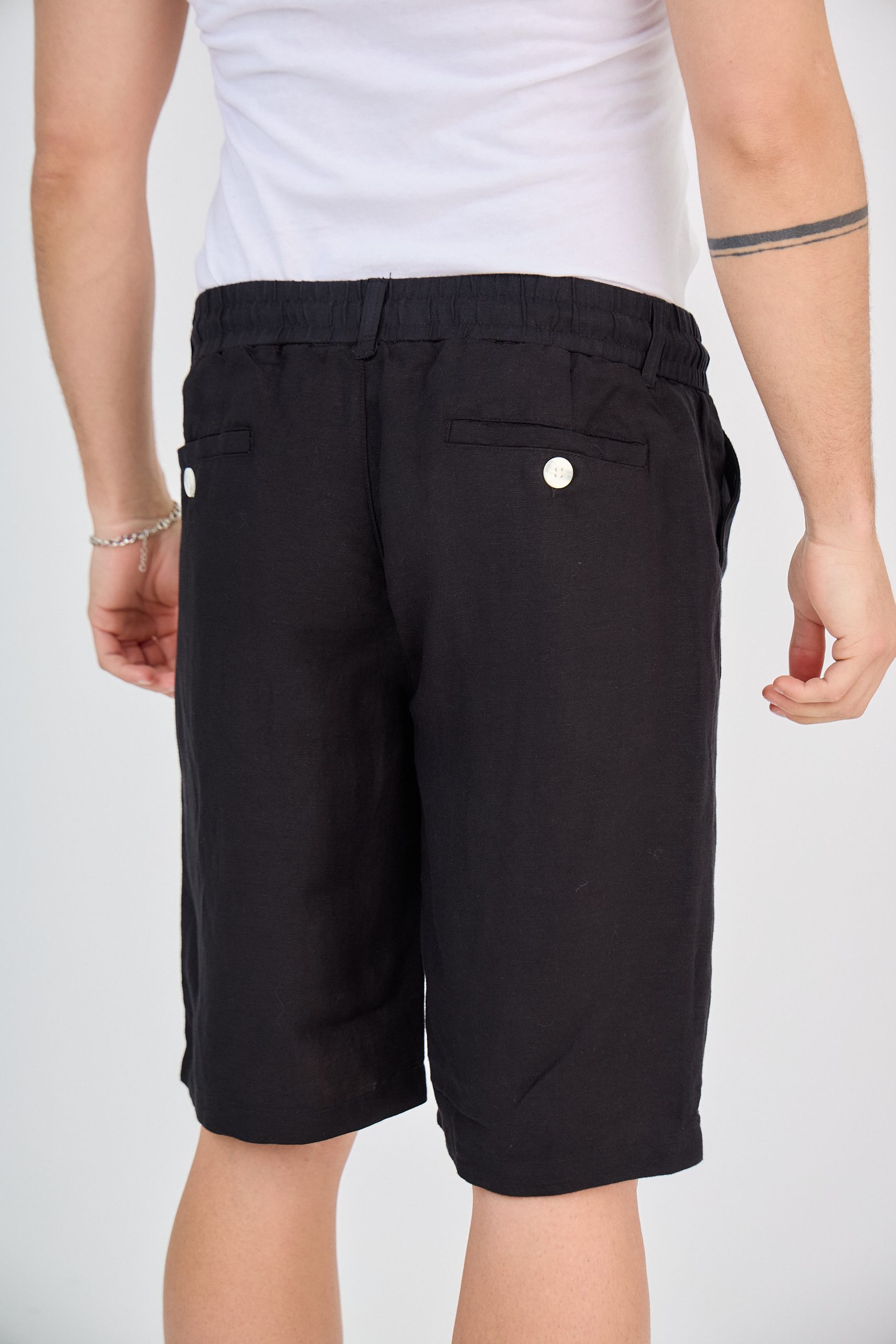 Short en Lin Noir – Image 7