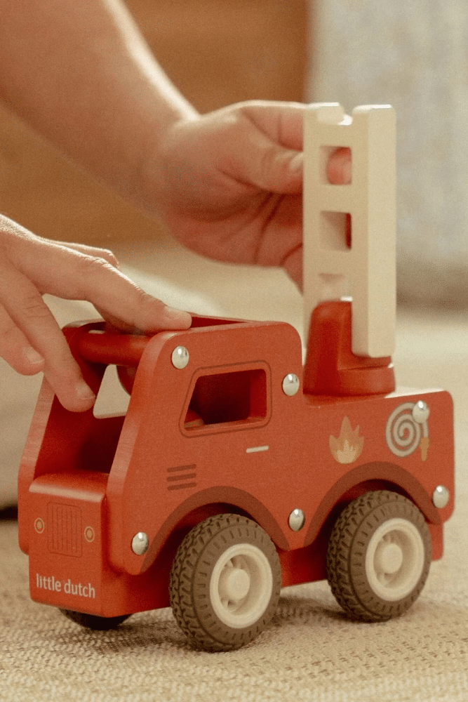 JOUET CAMION DE POMPIER EN BOIS – Image 3